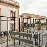Alojarte BécquerFree parking